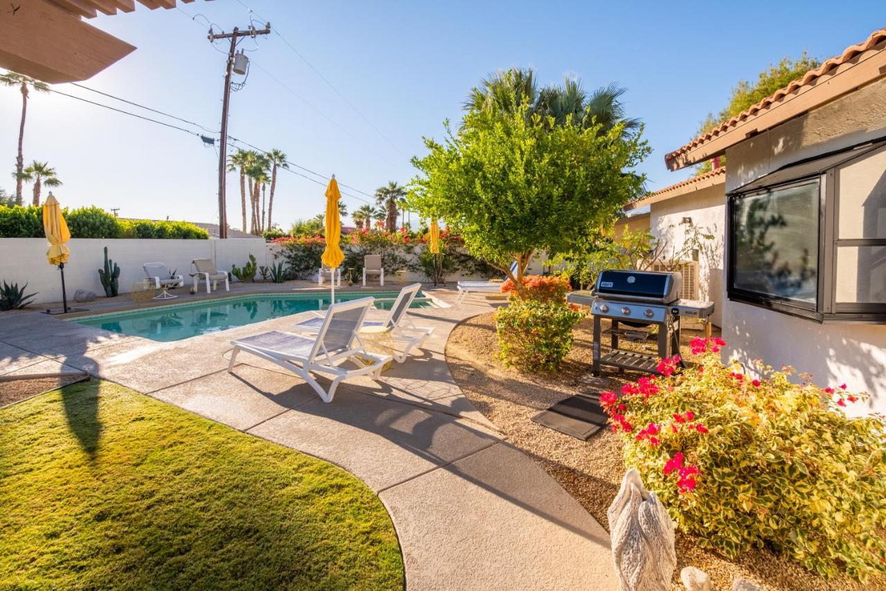 Beautiful Palm Springs Home large private yard Exterior foto